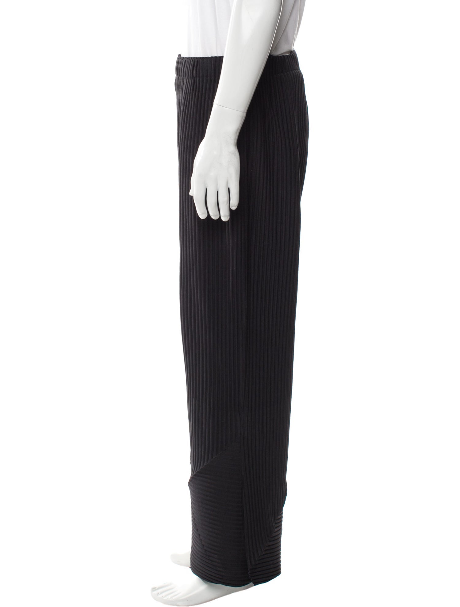 HOMME PLISSÉ ISSEY MIYAKE Pants