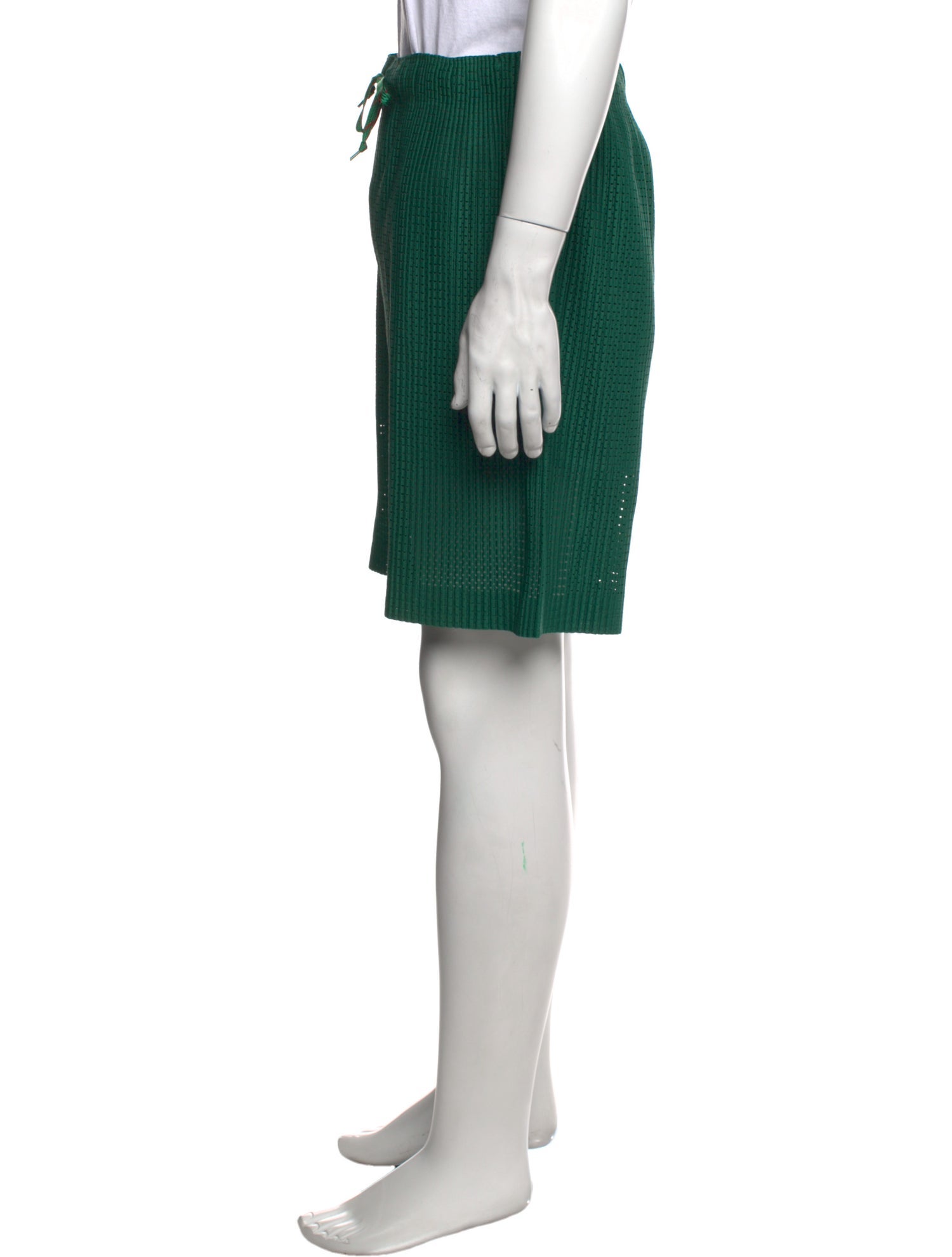 HOMME PLISSÉ ISSEY MIYAKE Shorts