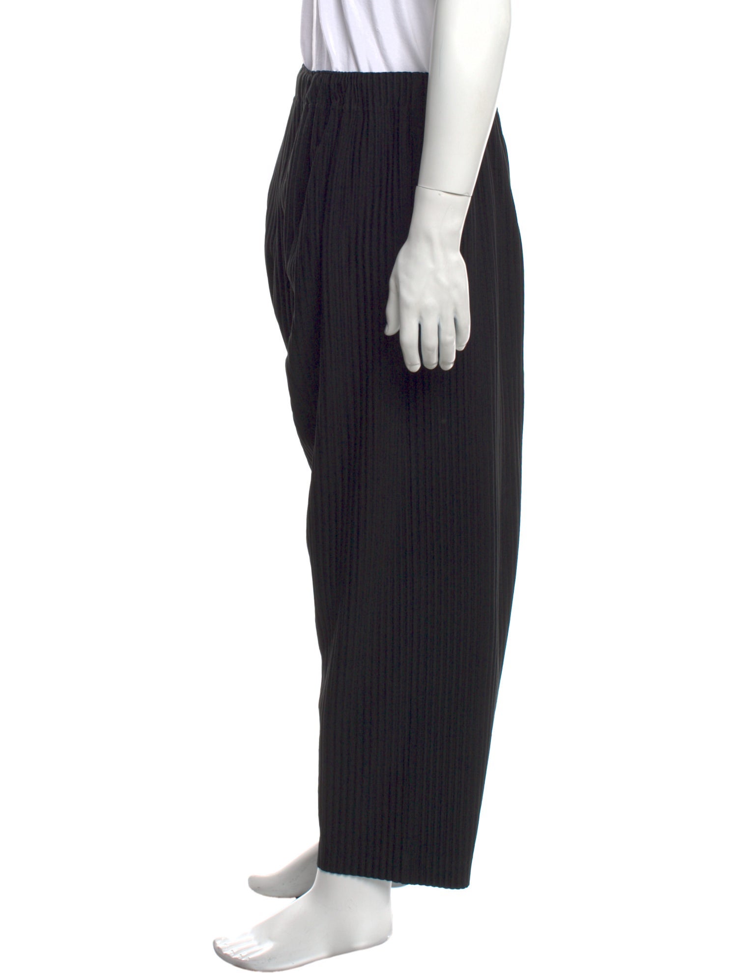HOMME PLISSÉ ISSEY MIYAKE Pants