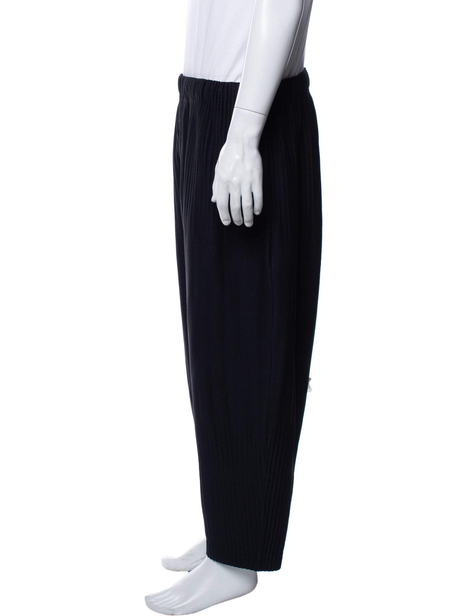 HOMME PLISSÉ ISSEY MIYAKE Pants