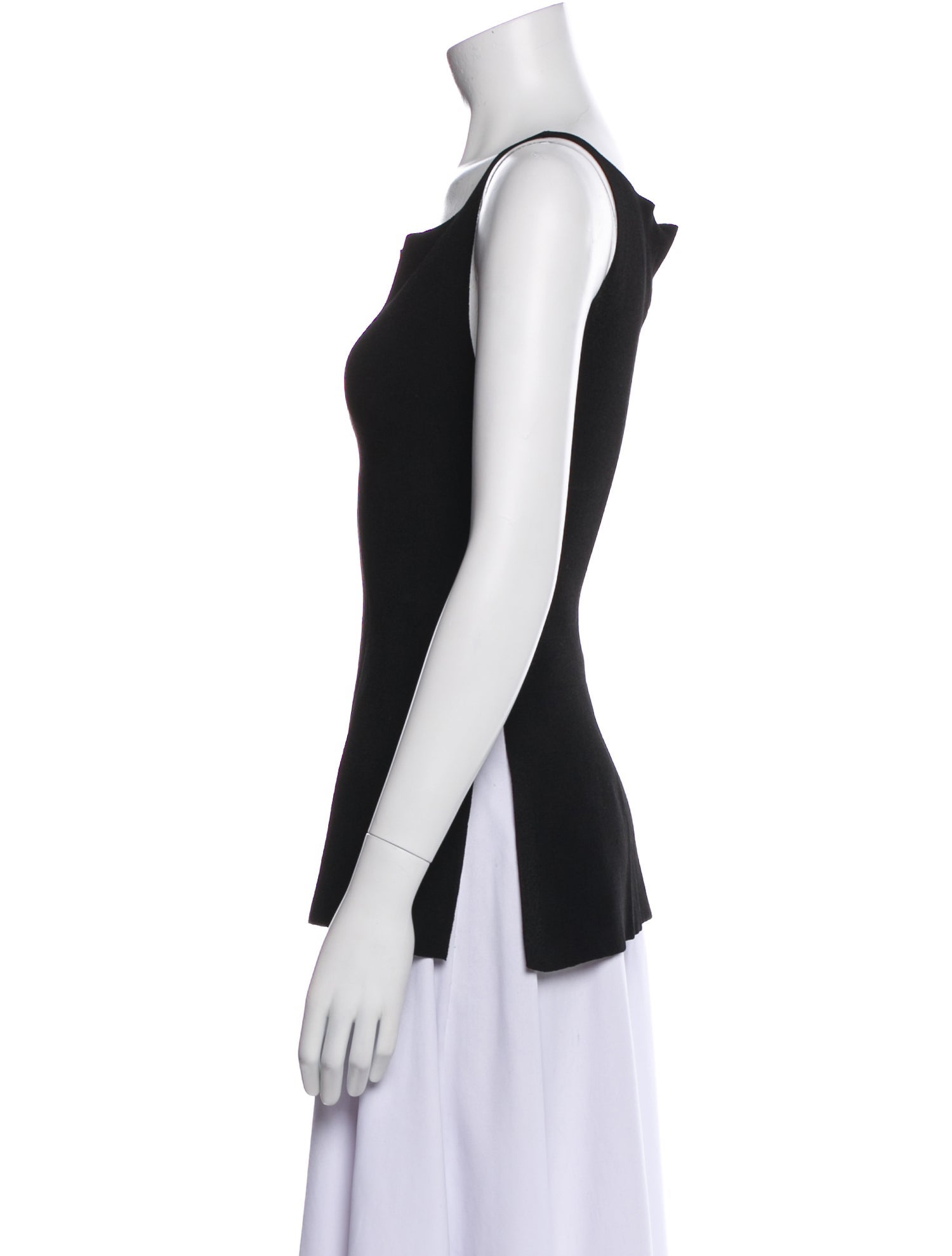 High Sport Square Neckline Sleeveless Top