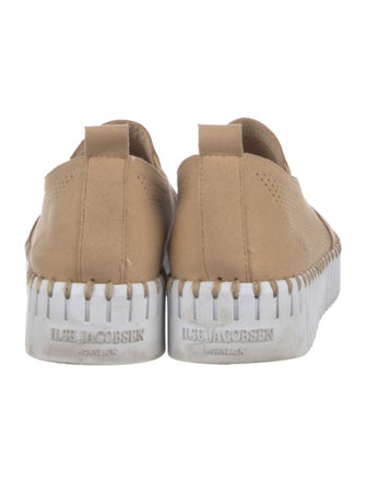 Ilse Jacobsen Suede Cutout Accent Sneakers