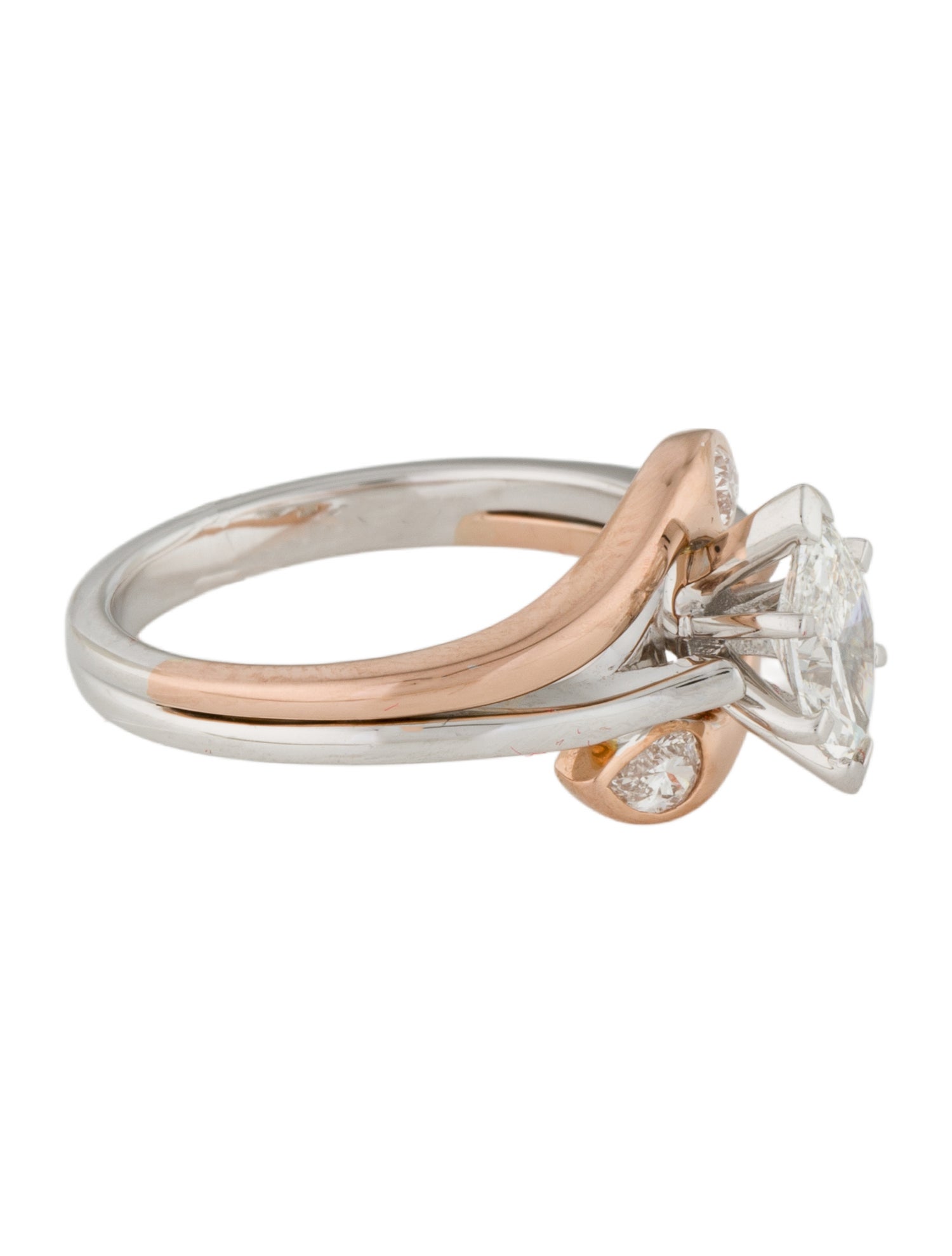 ILAARA 18K Diamond Engagement Ring