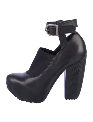 Pre-owned Miista Leather Pumps In Blue