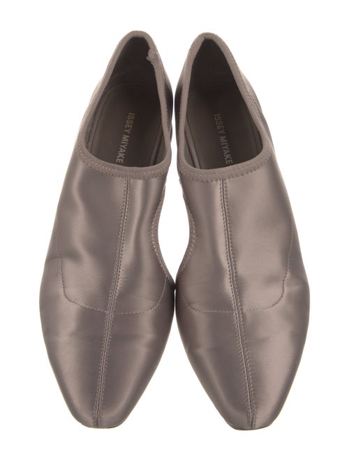 Issey Miyake x United Nude Satin Cutout Accent Loafers
