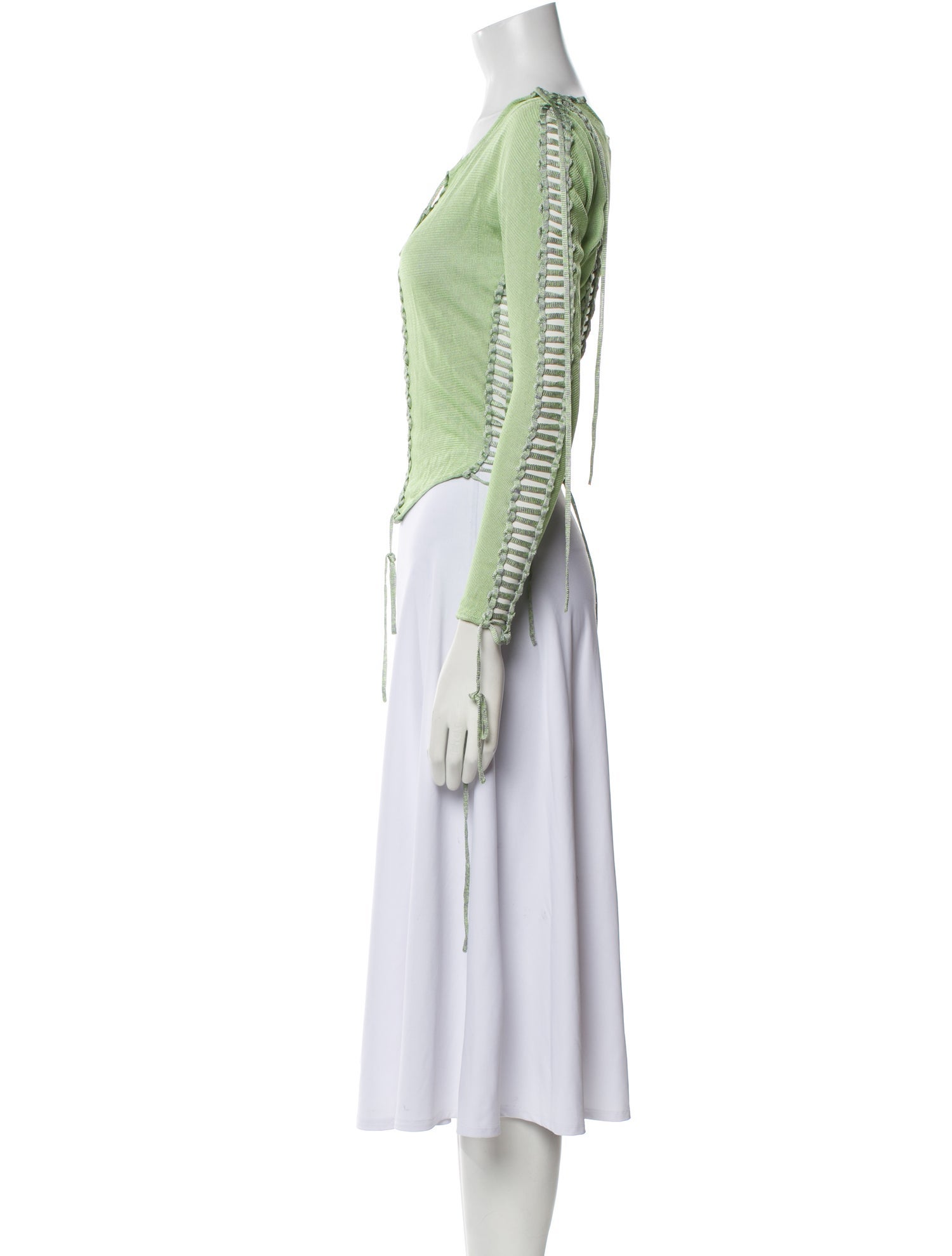 Isa Boulder V-Neck Three-Quarter Sleeve Crop Top