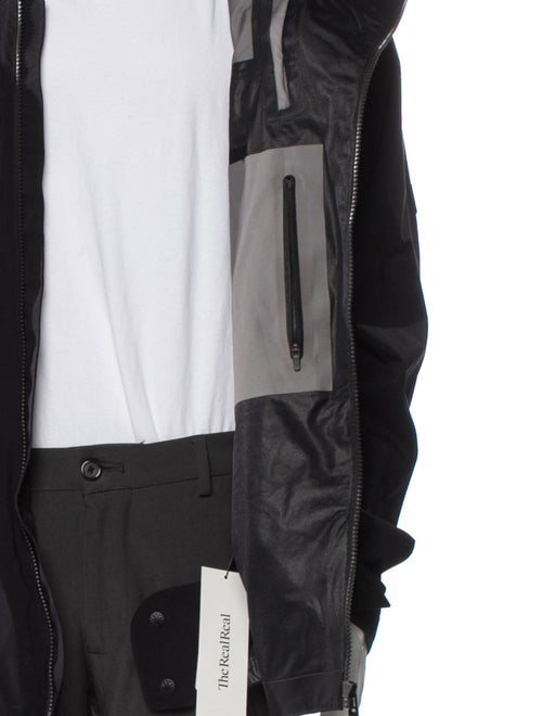 Isaora Asym Shell Windbreaker