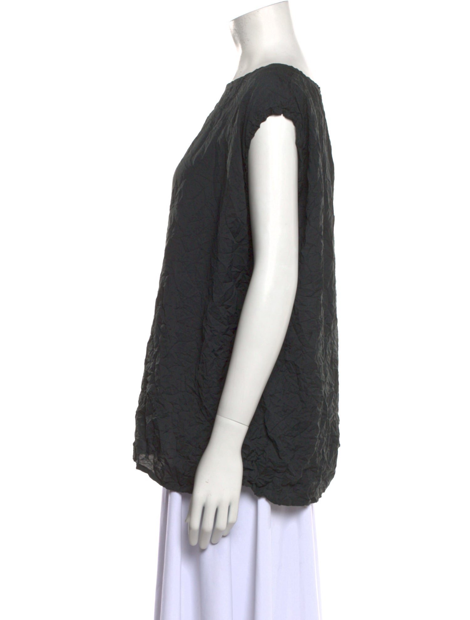 Issey Miyake Me Bateau Neckline Sleeveless Top