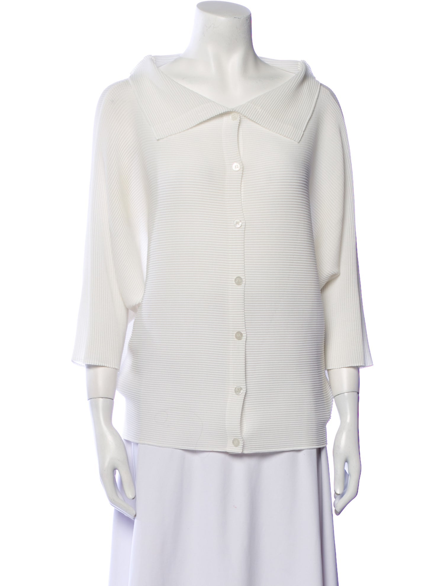 Issey Miyake Me V-Neck Three-Quarter Sleeve Top