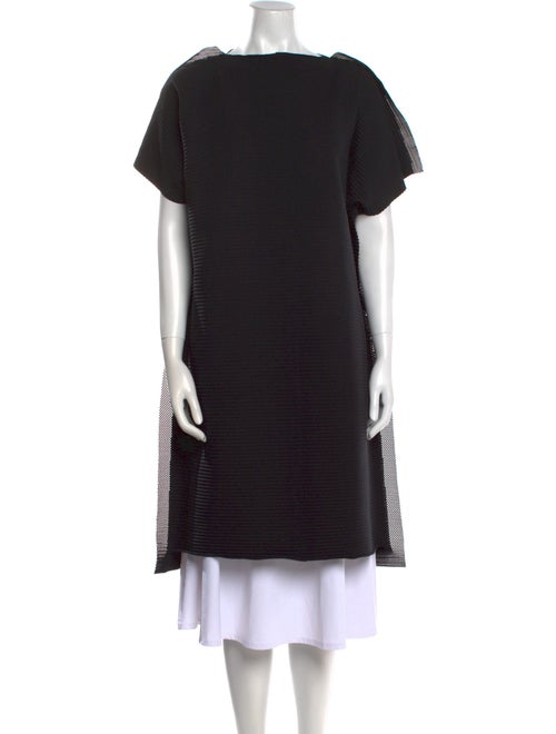 Issey Miyake Me Bateau Neckline Short Sleeve Tunic