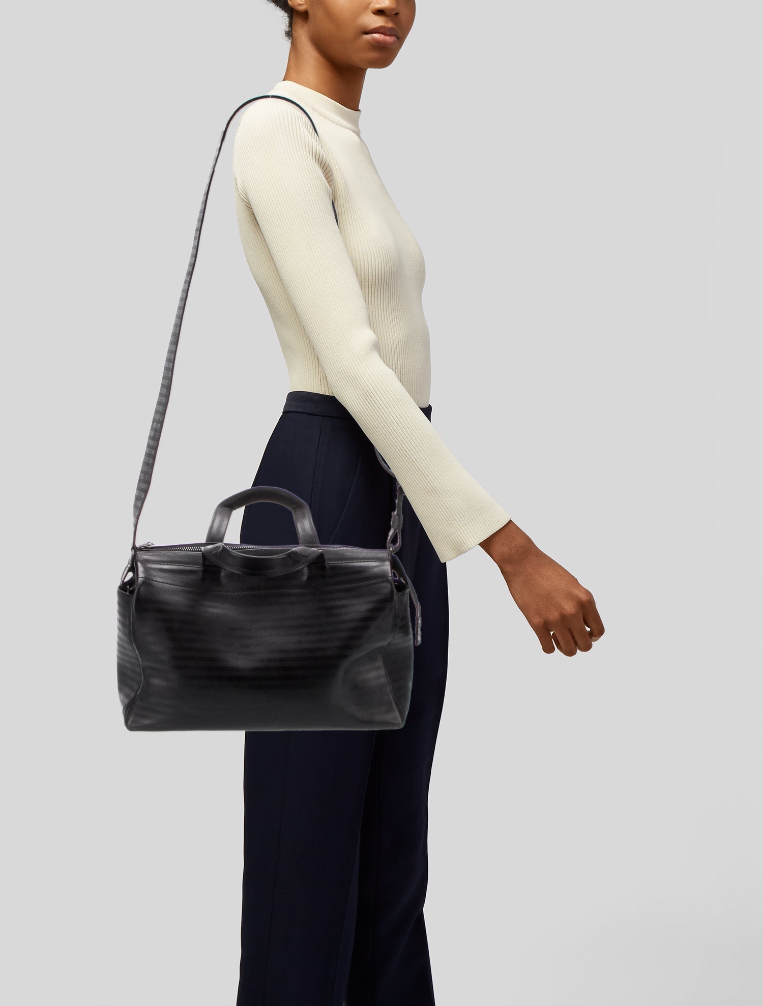 ⭐️未使用品⭐️　ISAAC REINA　レザーバッグ　トートバッグ　ブラック rrrrrrrrr（ナインアール）公式通販｜Apple Bark Tote Bag