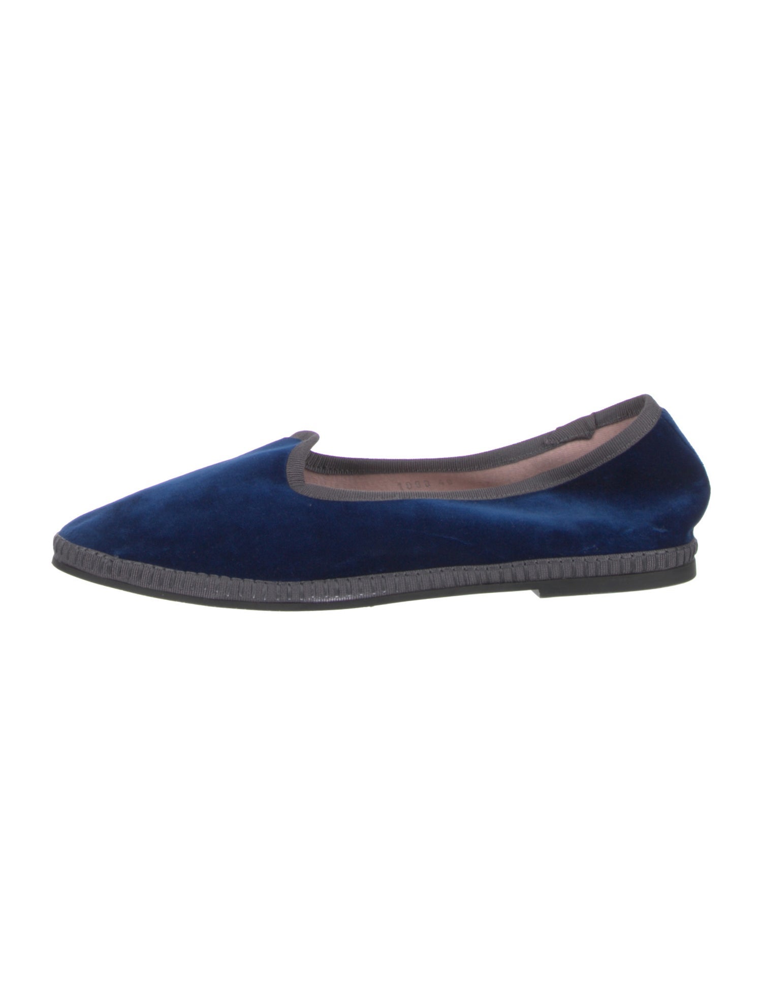 Italeau Velvet Flats