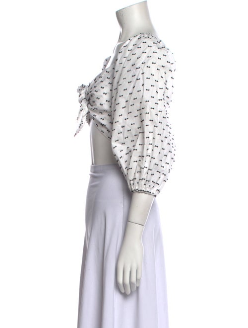 Isla & White Printed V-Neck Crop Top