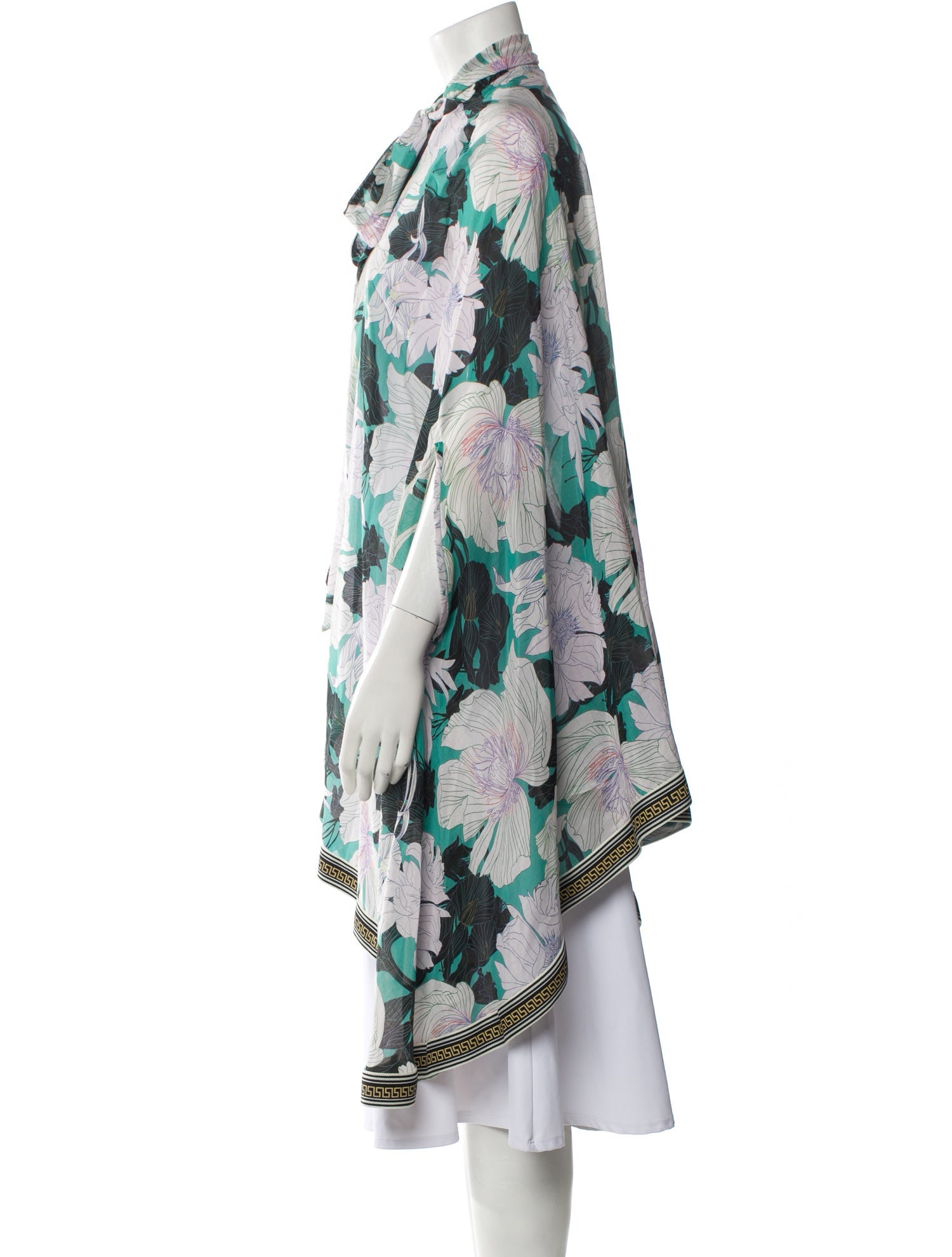 Isla & White Floral Print Robe