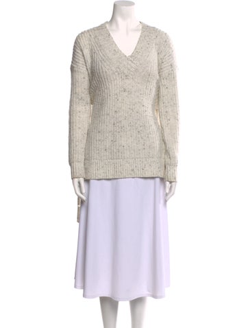 Intermix Knitwear V-Neck Sweater Petite