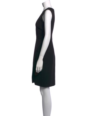 Jaggar V-Neck Knee-Length Dress