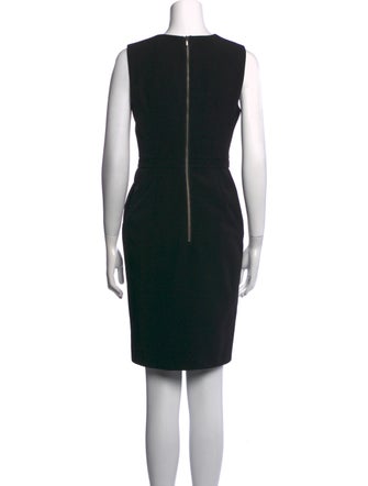 Jaggar V-Neck Knee-Length Dress