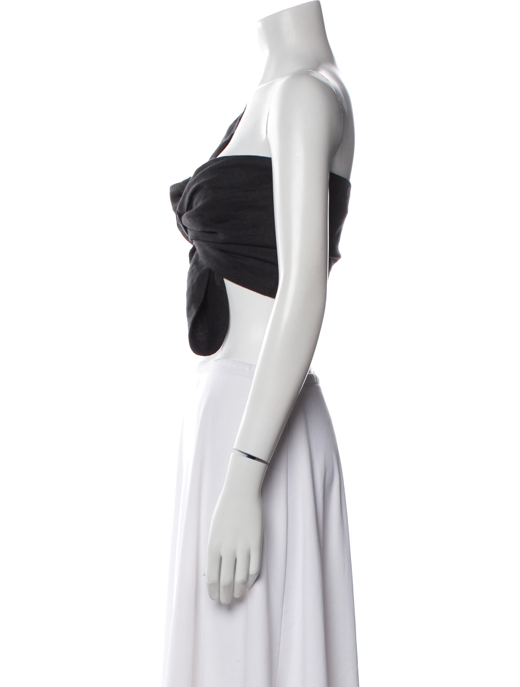 Just Bee Queen One-Shoulder Sleeveless Crop Top