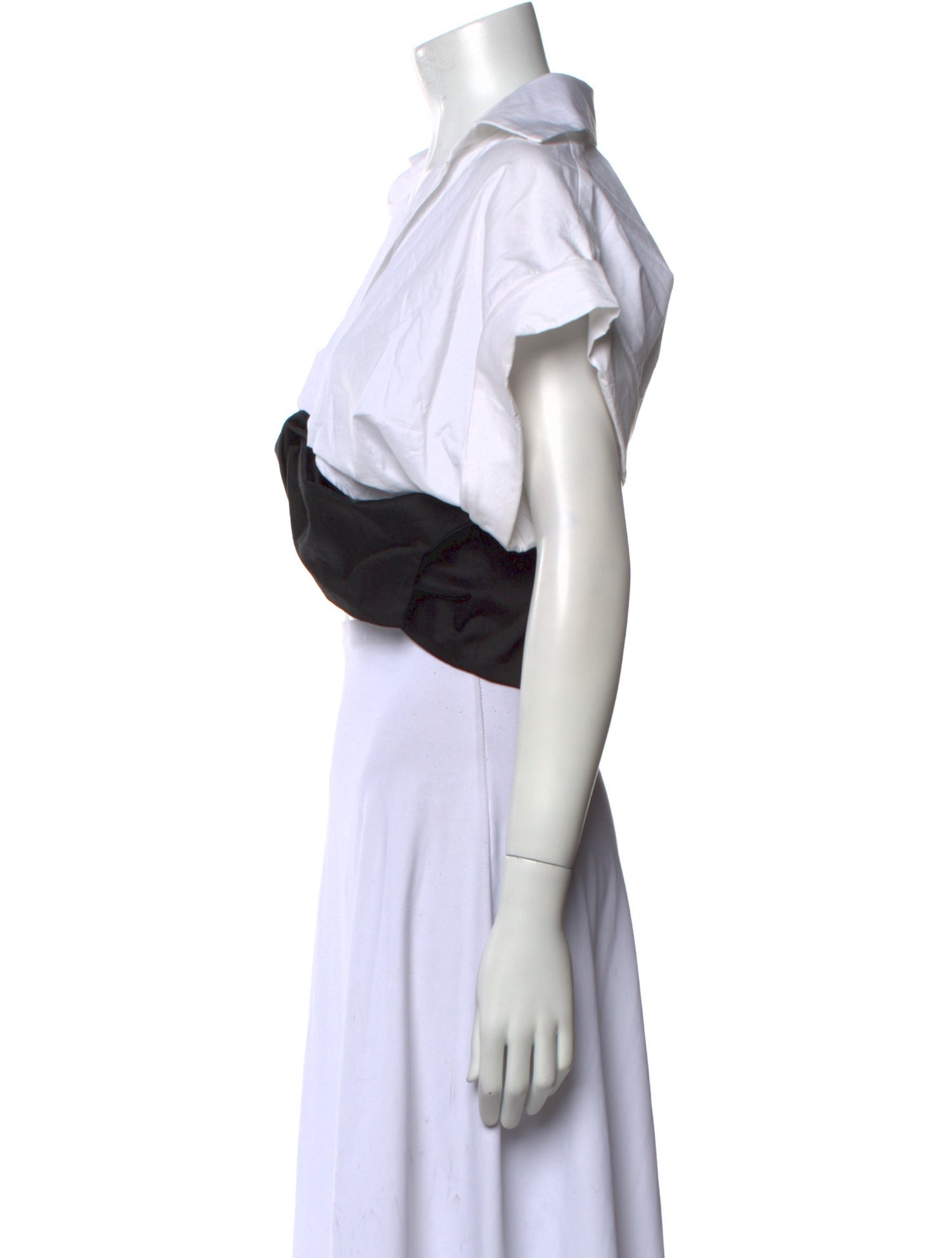 Just Bee Queen V-Neck Short Sleeve Crop Top