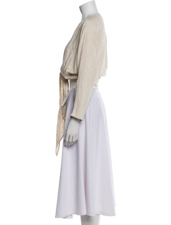 Just Bee Queen V-Neck Three-Quarter Sleeve Crop Top