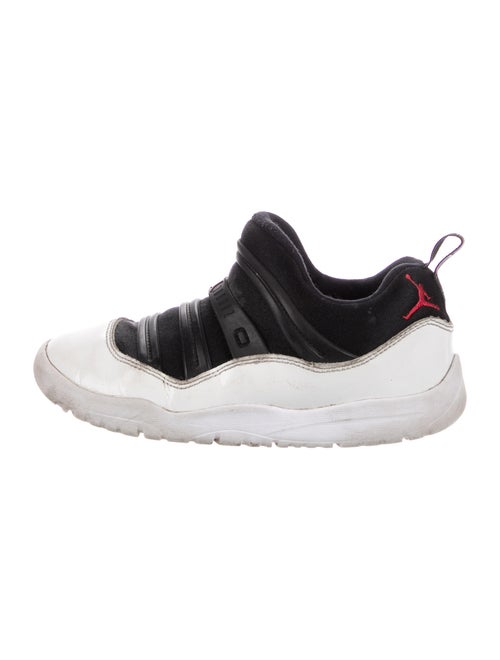 Jordan 11 Retro Little Flex Tuxedo (PS)