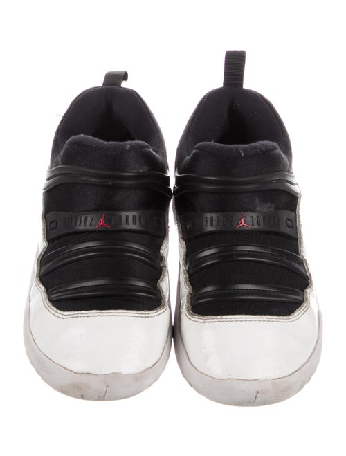Jordan 11 Retro Little Flex Tuxedo (PS)