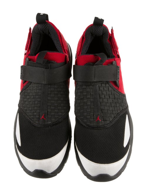 Jordan Trunner LX 2011