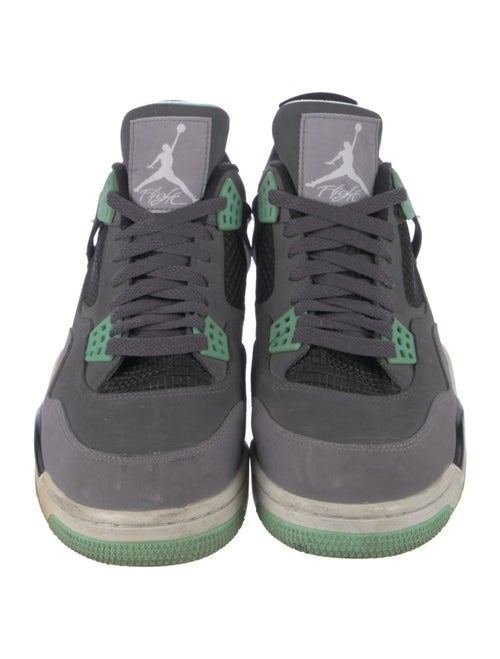 Jordan 4 Retro Sneakers