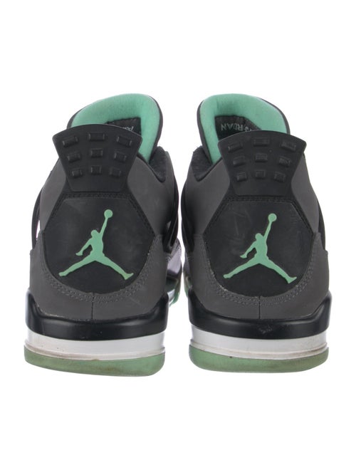 Jordan 4 Retro Sneakers