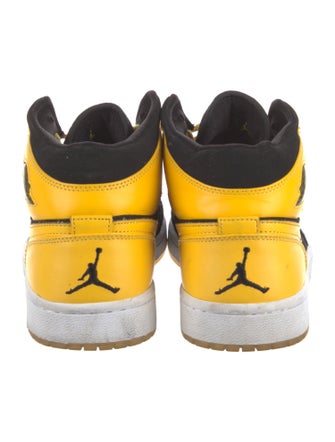 Jordan 1 Retro 'New Love' Sneakers