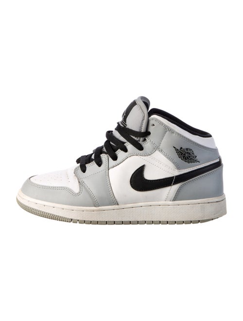 Jordan Boys' 1 Mid Light Smoke Grey GS Sneakers