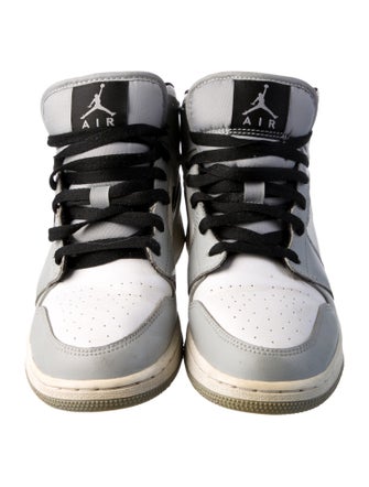 Jordan Boys' 1 Mid Light Smoke Grey GS Sneakers