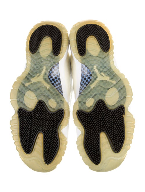 Jordan 11 Retro Columbia (2001) Sneakers