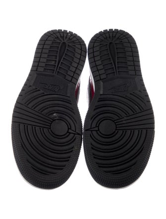 Jordan 1 Low Gym Red Black Pebbled (GS)