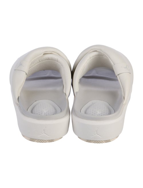 Jordan 2023 Sophia Slide Slides