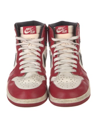Jordan 1 Retro High OG Chicago Lost and Found Sneakers