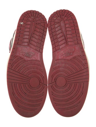 Jordan 1 Retro High OG Chicago Lost and Found Sneakers