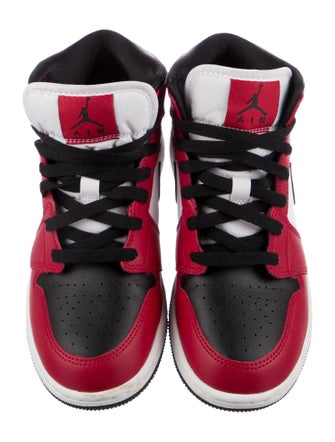 Jordan Kids' 1 Mid 'Chicago Black Toe' (GS) Sneakers