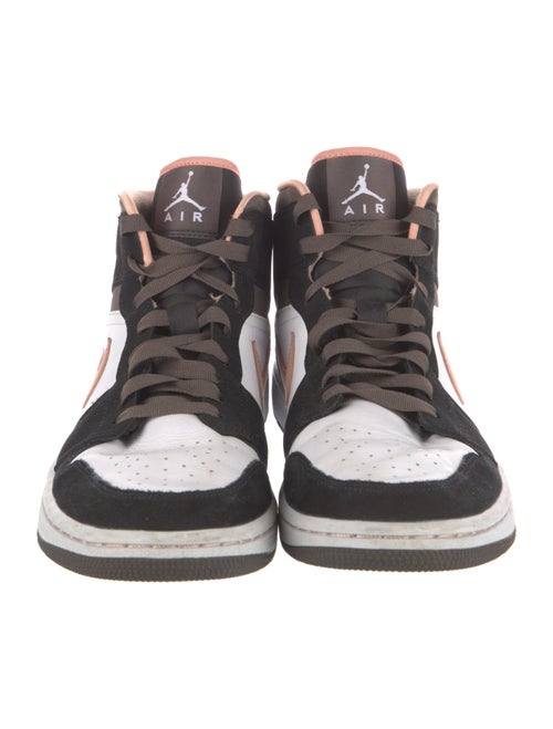 Jordan Air Jordan 1 Mid Sneakers