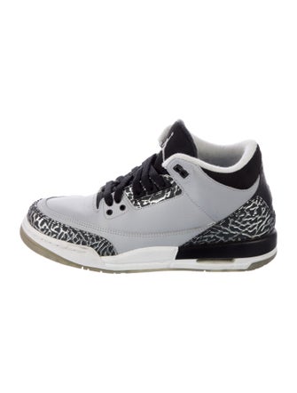 Jordan Boys' 3 Retro Wolf Grey Sneakers