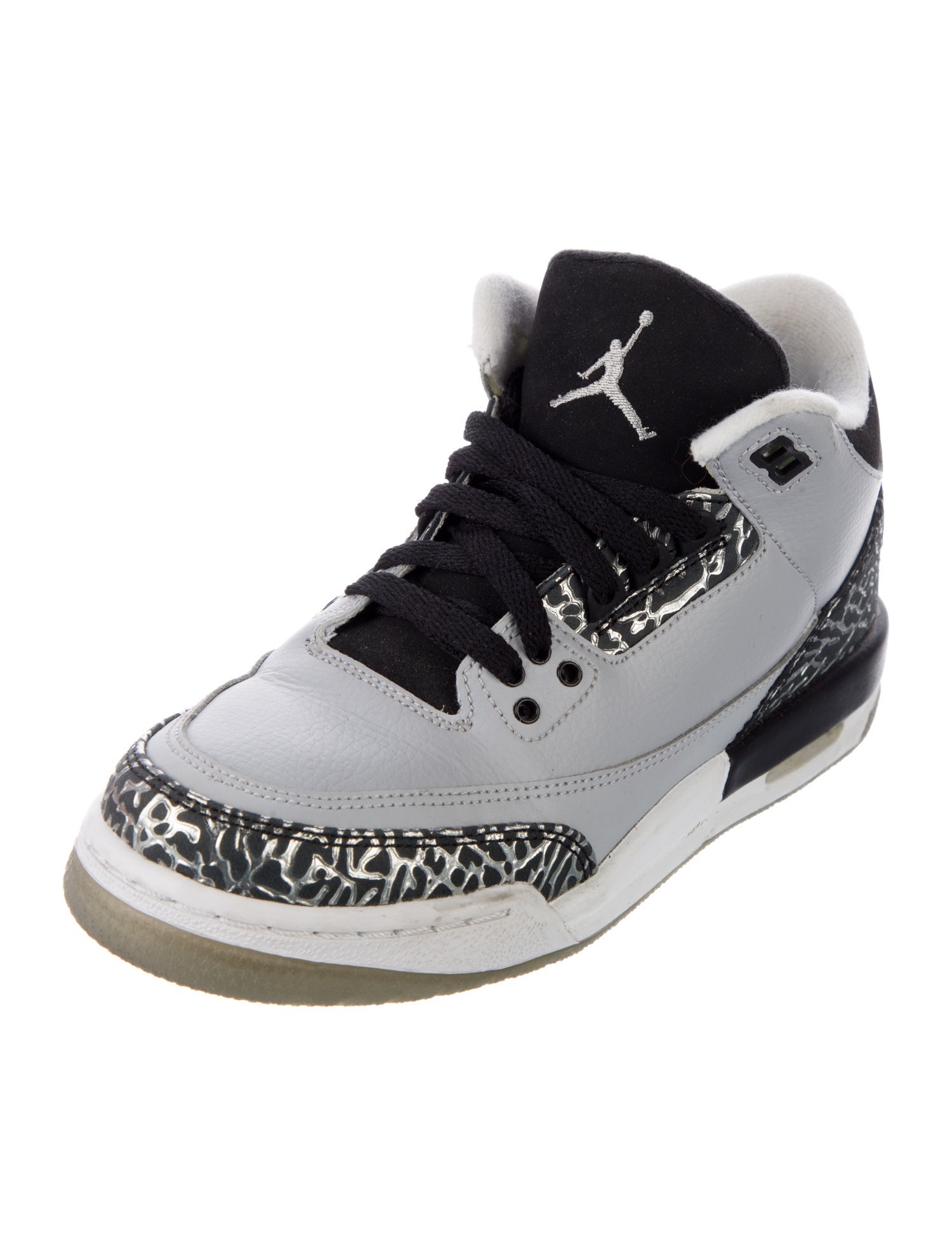Jordan Boys' 3 Retro Wolf Grey Sneakers