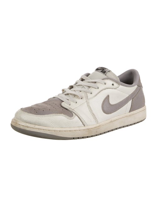 Jordan 1 Retro Low OG 'Atmosphere Grey' Sneakers