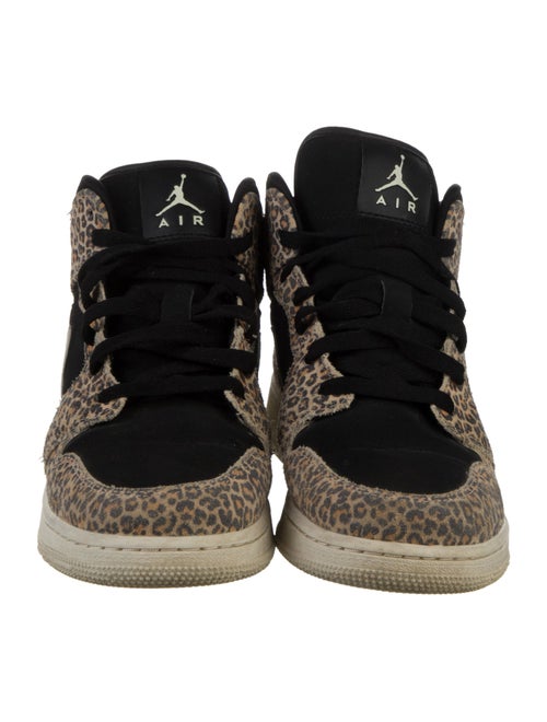 Jordan 1 SE GS 'Leopard' Mid Sneaker