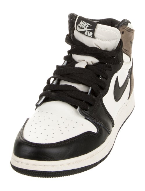 Jordan Boys' 1 Retro High Dark Mocha (GS) Sneakers