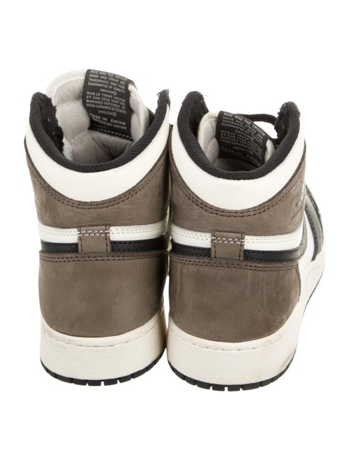 Jordan Boys' 1 Retro High Dark Mocha (GS) Sneakers