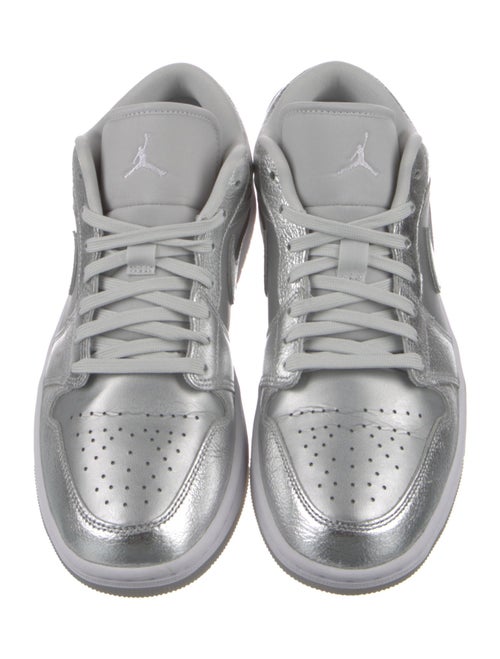 Jordan 1 SE 'Metallic Silver' Sneakers