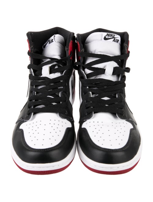 Jordan 1 Retro Black Toe Sneakers