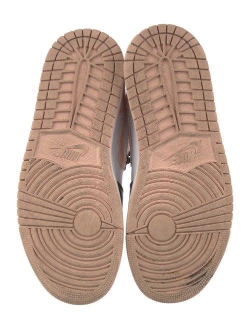 Jordan Jordan 1 Mid 'Arctic Orange Black Toe' Sneakers