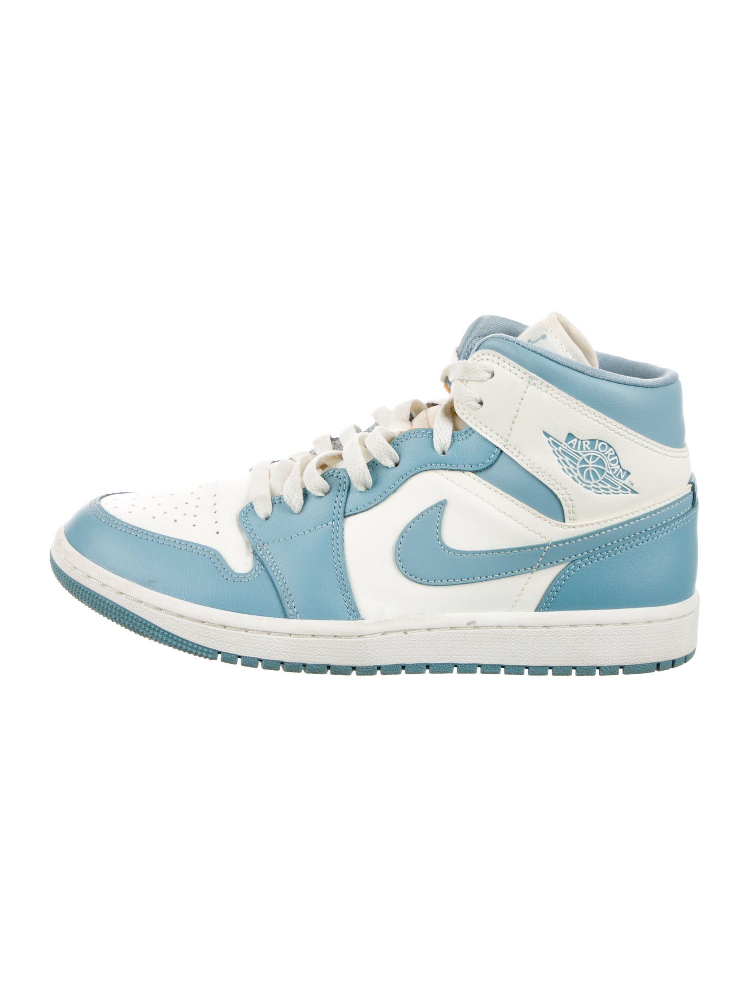 Jordan 1 Mid UNC Sneakers