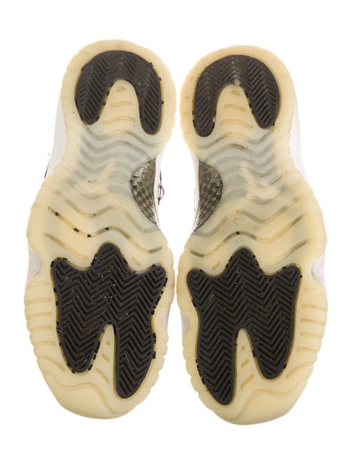 Jordan Boys' 11 Retro High Top Sneakers (GS)